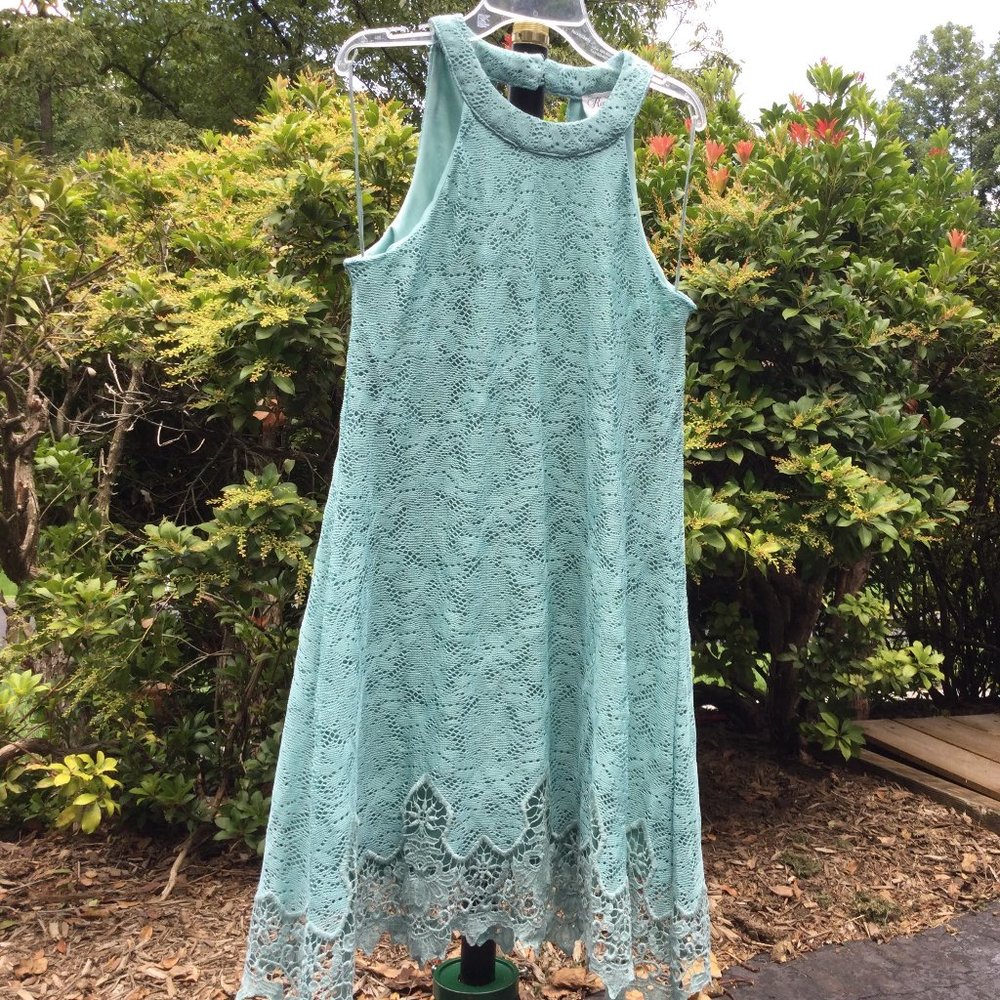 Roxberi Lace Decorated End Skirt Midi Dress